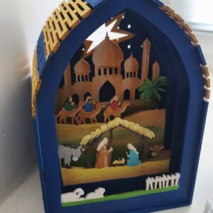 Crèche en bois peinte à la main